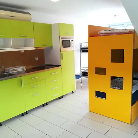 Simbol With Free Private Parking אכסניה