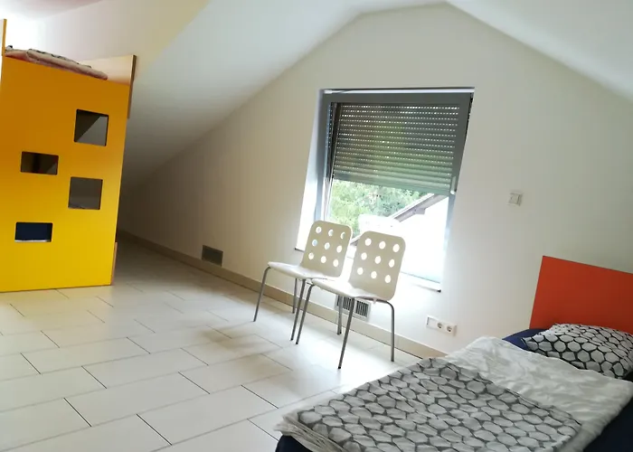 Simbol With Free Private Parking אכסניה