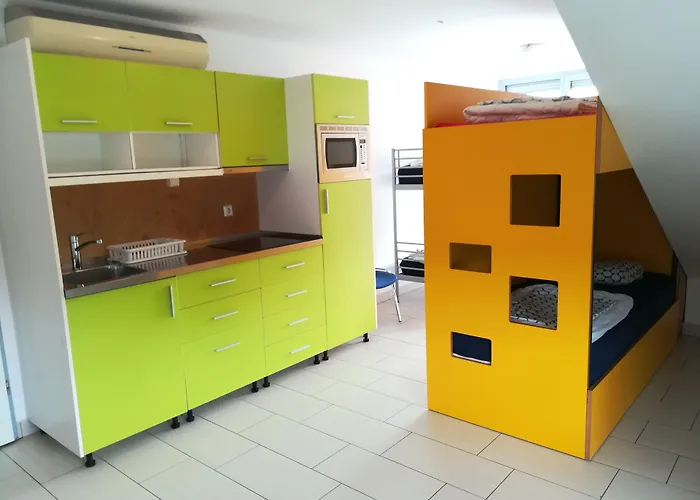 Simbol With Free Private Parking אכסניה