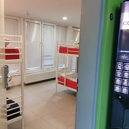 Simbol With Free Private Parking Hostel *