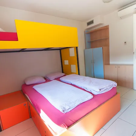 Simbol With Free Private Parking Albergue