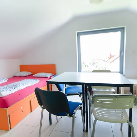 Albergue Simbol With Free Private Parking *