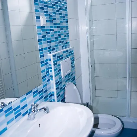 Simbol With Free Private Parking אכסניה *