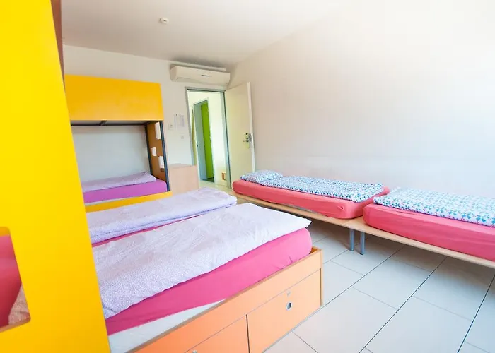 Simbol With Free Private Parking לובליאנה