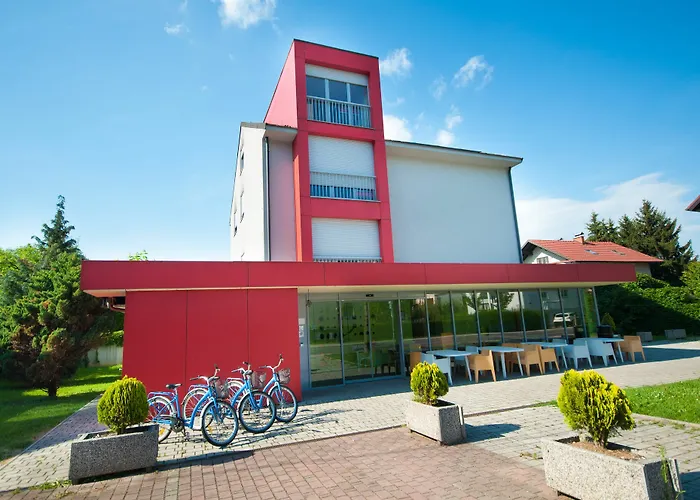 Simbol With Free Private Parking Auberge de jeunesse *