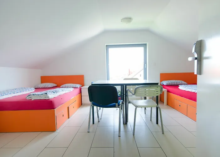 Simbol With Free Private Parking לובליאנה