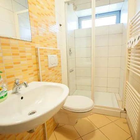 Simbol With Free Private Parking Hostel *