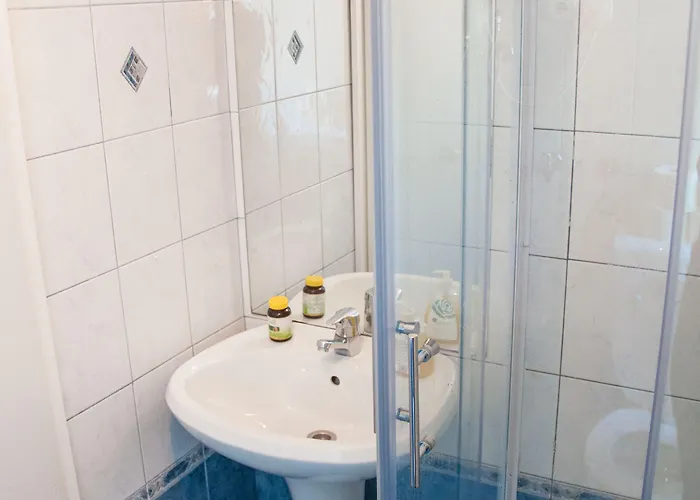 Hostel Simbol With Free Private Parking *