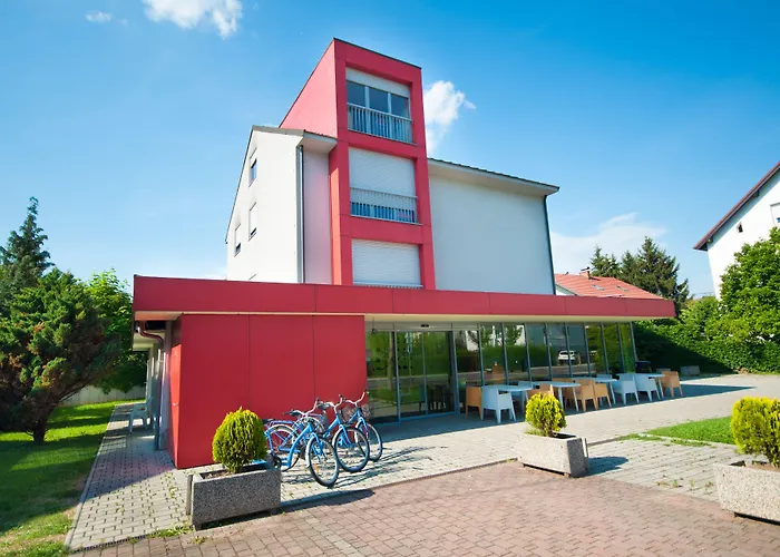 Hostel Simbol With Free Private Parking