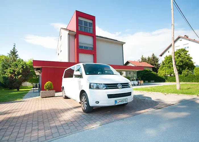 Simbol With Free Private Parking Hostel